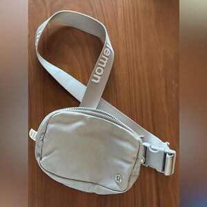 Lululemon Athletica Light Gray Belt Bag